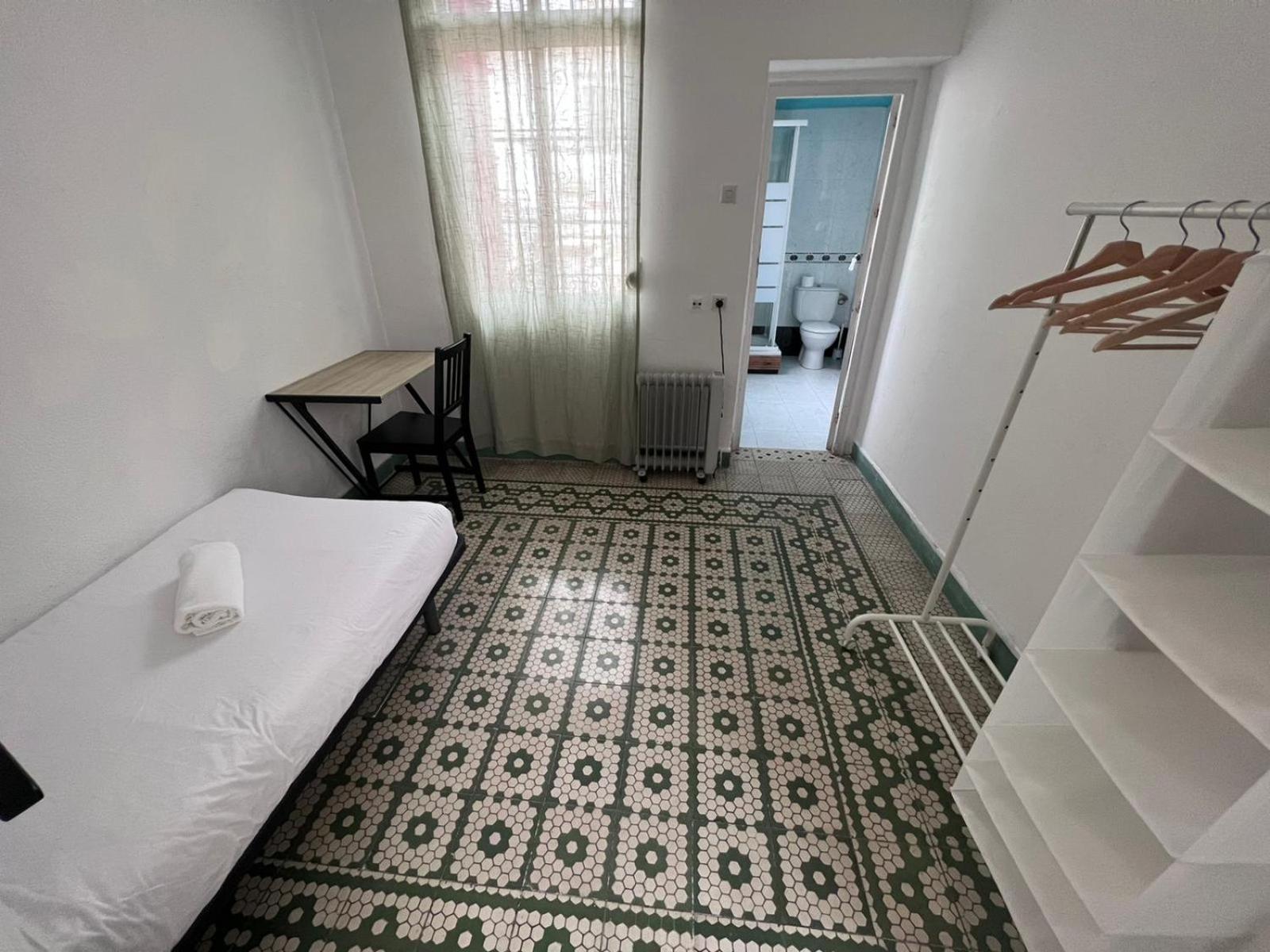 Barbatuke Conde Hostel Malaga Bagian luar foto