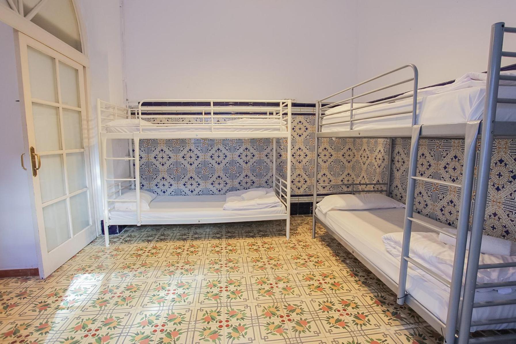 Barbatuke Conde Hostel Malaga Bagian luar foto